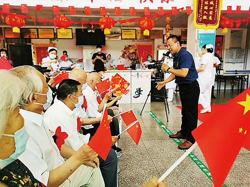 1625185189453500.jpg 市康馨护理中心举行“永远跟党走·爱老代代传”活动。.jpg