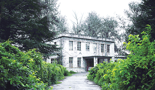 1677028025893318.jpg 3版1 南墅镇+青岛青山湖影视基地剧照+影视小镇.jpg