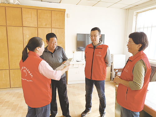 1706940258809715.jpg 乡村—红马甲、.jpg