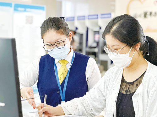 1706942955162102.jpg 市行政审批局—大厅服务.jpg