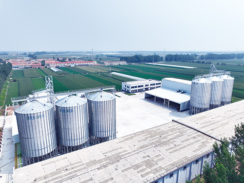 1707027846394343.jpg 夏格庄—万亩粮食绿色增产智慧农服示范基地粮食烘干设施.jpg