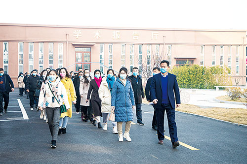 ԼУ԰ ֤ɳ ʵѧУ԰ա